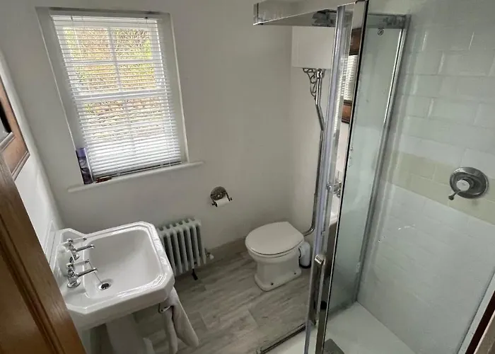 Newly Renovated Stone Located 2.5 Miles From Killarney Town