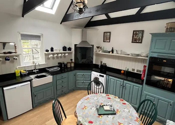 Newly Renovated Stone Located 2.5 Miles From Killarney Town Casa de Férias